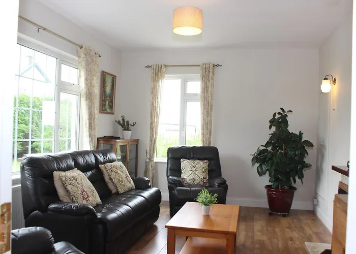 Family Home, 20 Mins From Youghal Beach
